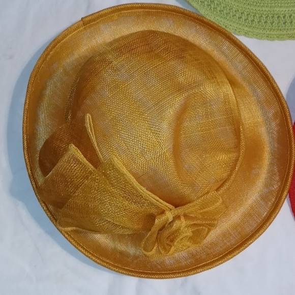 3 womens hats - Picture 2 of 7